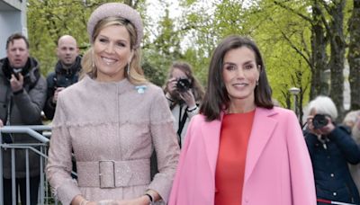 Las reinas Letizia y Máxima unen fuerzas en favor de la salud mental de los adolescentes