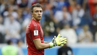 Galatasaray's Uruguayan goalkeeper Muslera retires from int'l football