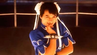 Así luchó Jackie Chan como Chun-Li en este hilarante combate contra Ken de Street Fighter