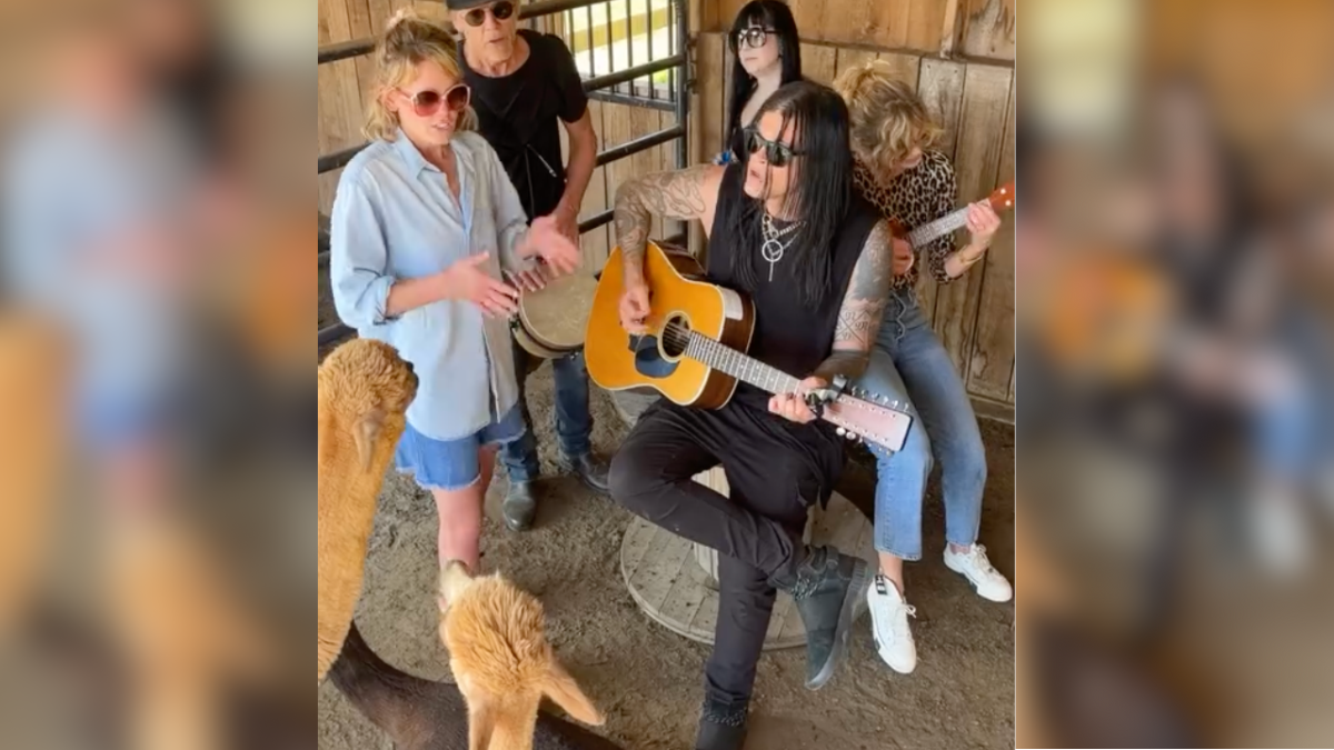 Kevin Bacon & Family Put On Another Barnyard Concert, Serenade Llamas With 90s Hit