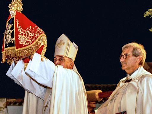 El Arzobispo recibe en Utiel la imagen de la Virgen del Remedio