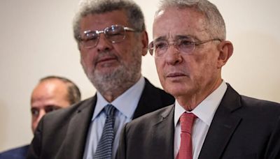 Álvaro Uribe se quejó de la jueza de su caso, la Procuraduría lo respaldó pero los magistrados se declararon impedidos: qué sigue ahora