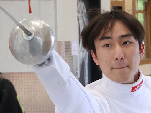 Olympics: West Van's Nicholas Zhang takes aim with fencing between high school and starting Harvard