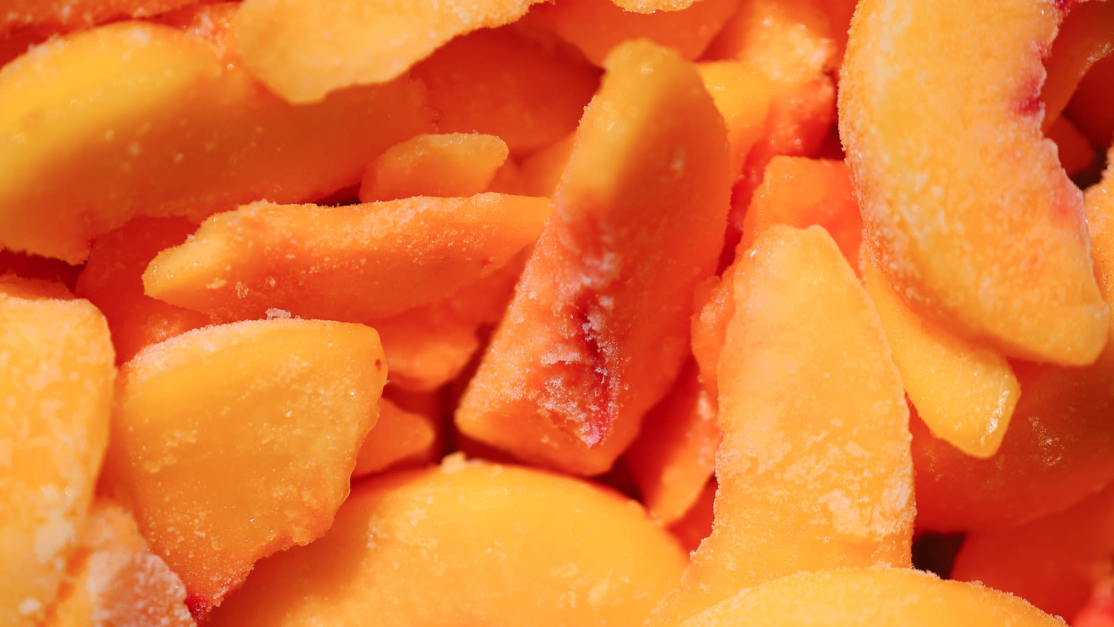 How To Freeze Deliciously Ripe Summer Peaches For A Rainy Day