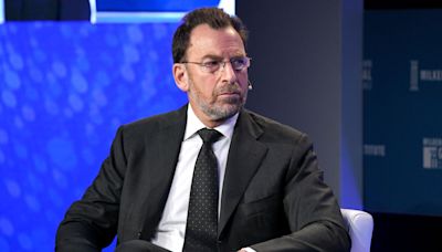 Edgar Bronfman to Prepare an Offer for Paramount Global