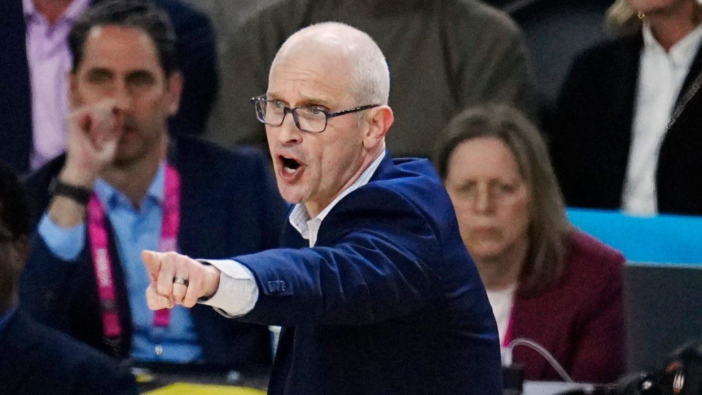 Report: Los Angeles Lakers Preparing 'Massive' Offer to Make Dan Hurley Their Head Coach