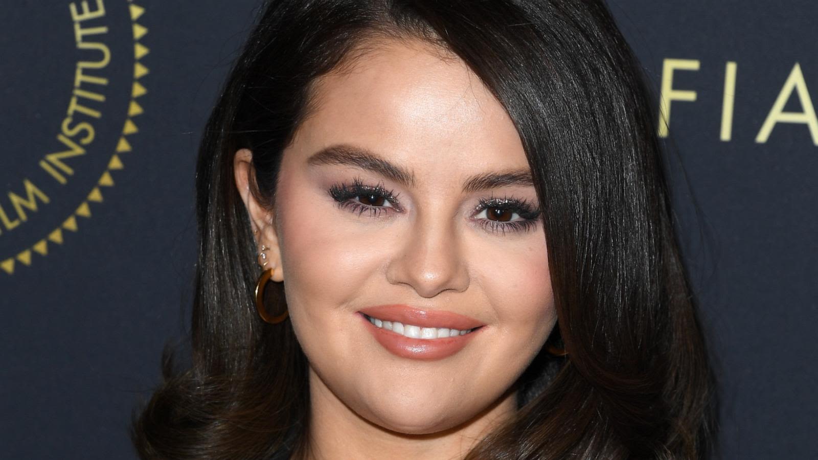 Selena Gomez reveals 1st look at 'Wizards Beyond Waverly Place' at Disney Upfront
