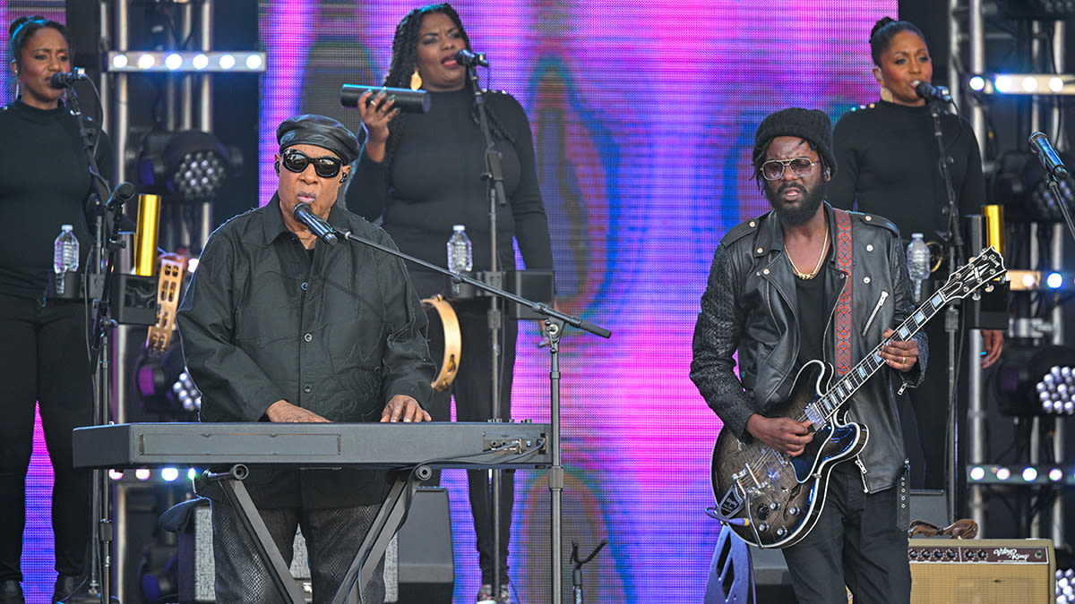 Stevie Wonder flexes his Clavinet chops as he hits the stage with Gary Clark Jr