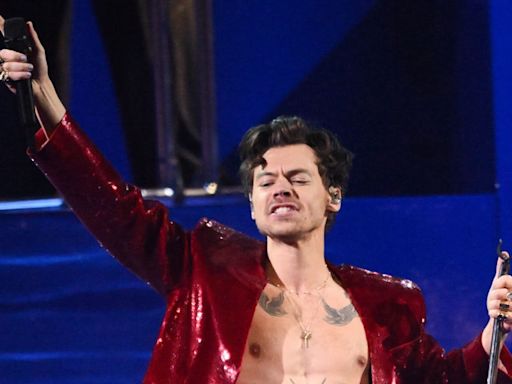 Harry Styles is flirting with THIS married A-lister