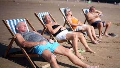 UK weather: Exact date Brits to bask in 30C heatwave as 'Iberian plume' sweeps in