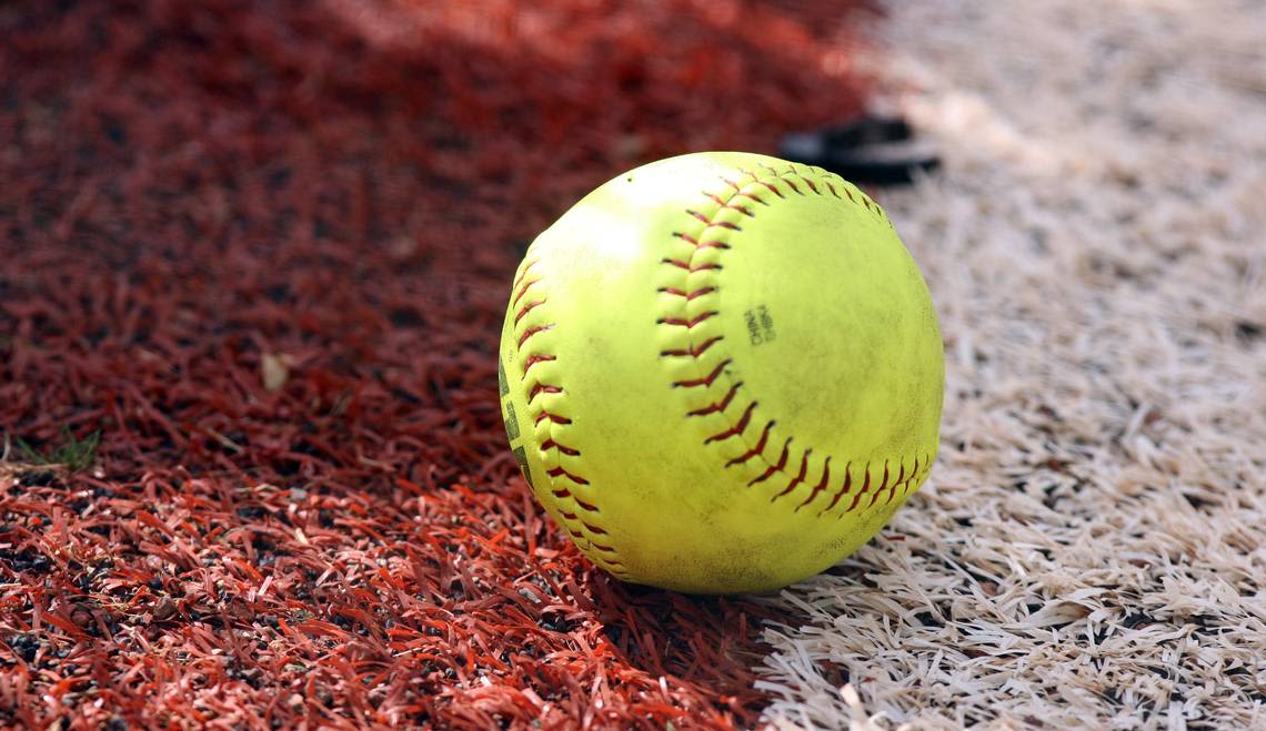 Hammond, Laurence Manning go down to wire in opener of SCISA softball title series