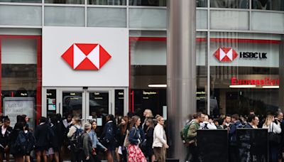 HSBC gives shareholders $4.8bn as profits rise