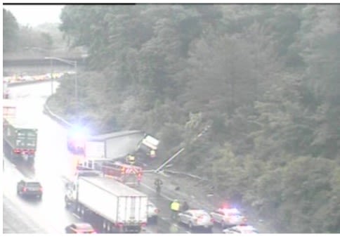 Jackknifed tractor-trailer on I-95 in Fairfield slows traffic