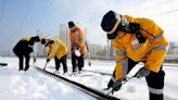 La nieve y el hielo interrumpen los viajes de millones de chinos antes de la Fiesta de la Primavera