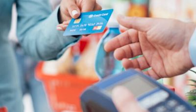 La Nación / ¿Por qué las tarjetas de crédito siguen ganando terreno?