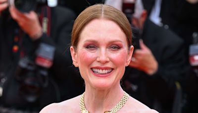 Comme un diamant vert sur tapis rouge : Julianne Moore irradie à Cannes