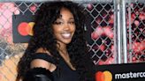 SZA threatens to leave Melbourne show after fans throw objects