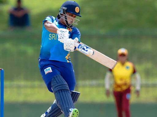 Unchanged Thailand bat first; SL make four changes