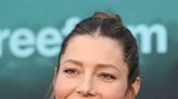 Jessica Biel Explains Why Slob Snacking Is So Strangely Satisfying