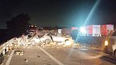 Desastrosa noche y madrugada en la México-Puebla; choca tráiler y 'desquicia' vialidad más de 5 horas