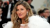 Gisele Bündchen shares a rare photo with all five of her sisters