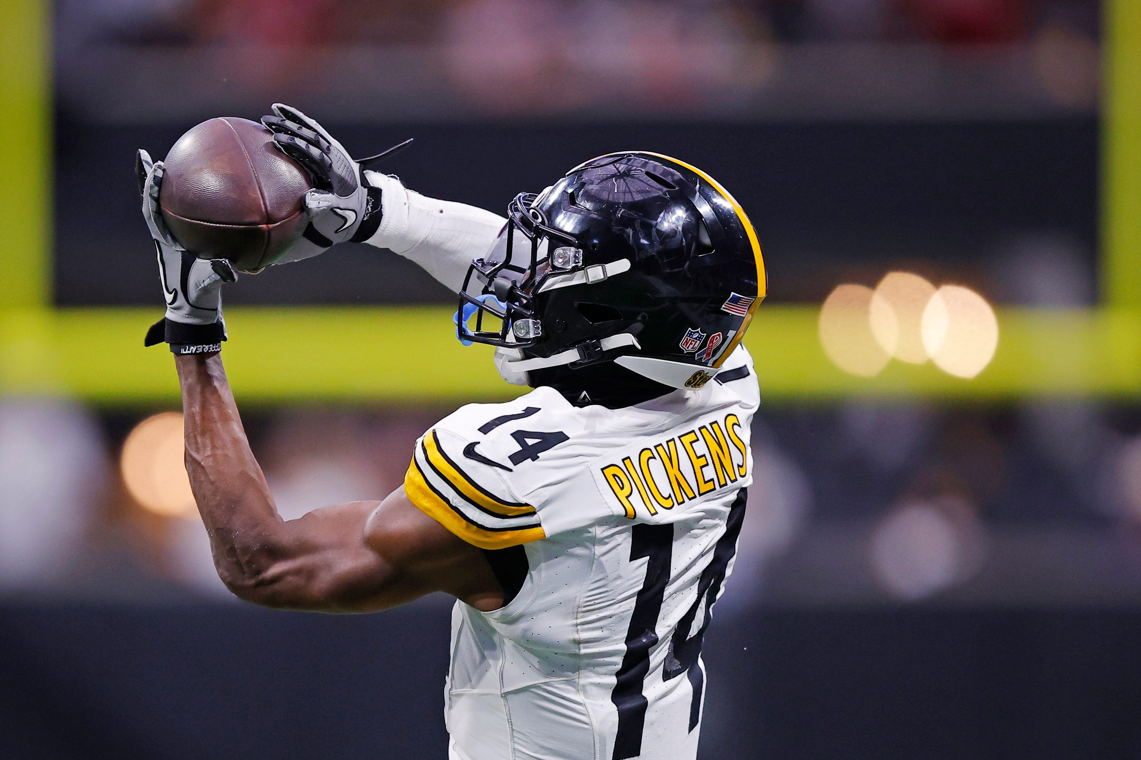 Steelers WR George Pickens swaps messages with Patrick Surtain III ahead of Broncos matchup