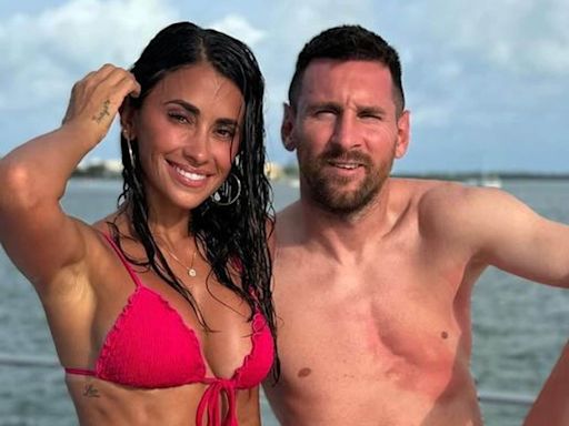 Lionel Messi y Antonela Roccuzzo lucen cuerpazo en una tarde en yate con Luis Suárez y Sofía Balbi