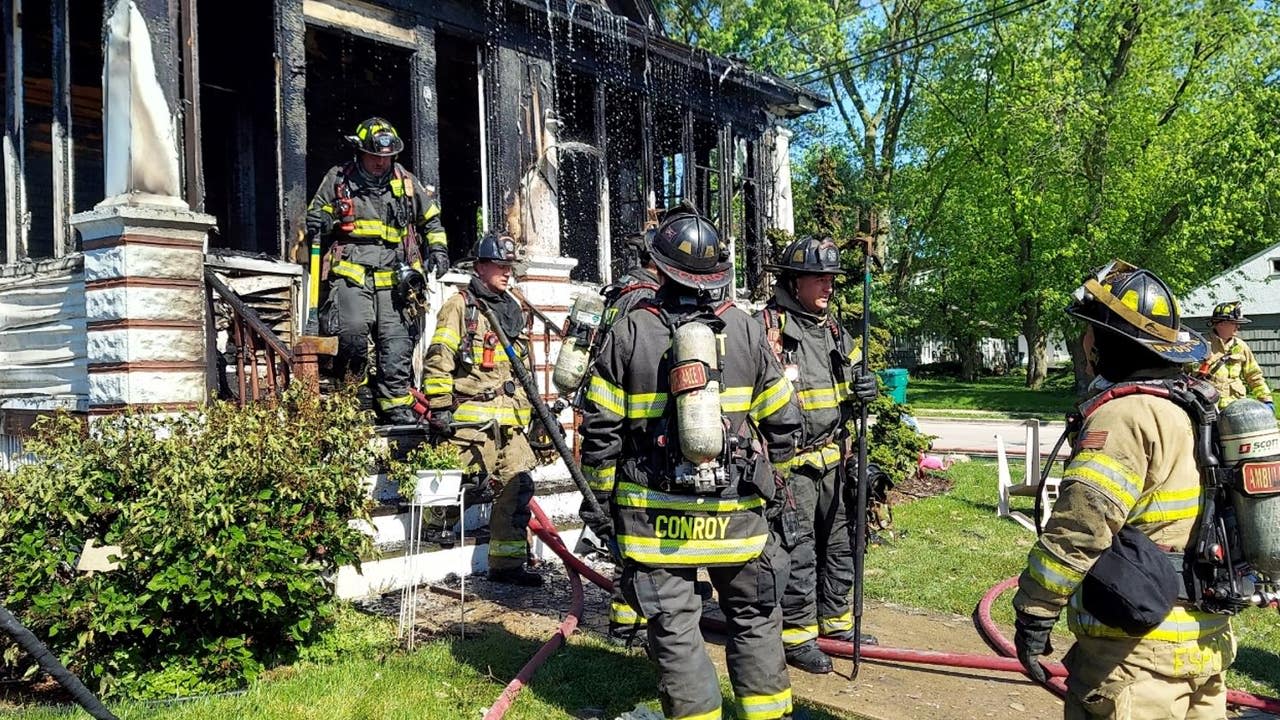 2 dogs injured after fire erupts at Joliet home