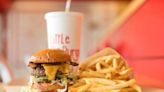 Little Big Burger in north Charlotte abruptly closes after sheriff got involved