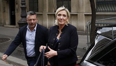 La ultraderechista Le Pen, "muy confiada" en lograr la mayoría absoluta en Francia