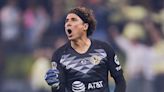 ¿Regresa al Club América? La curiosa publicación de Memo Ochoa con el jersey de las Águilas