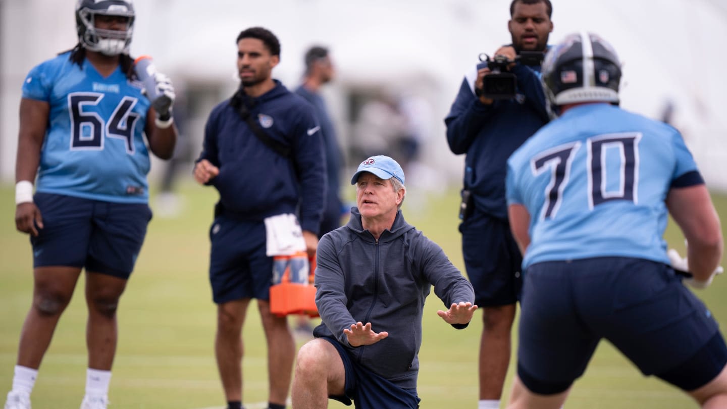 Tennessee Titans OL Coach Wins Lifetime Achievement Award