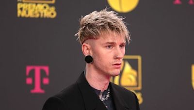 Machine Gun Kelly celebrates one year of sobriety