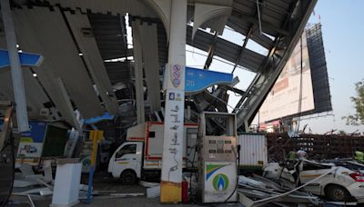 At least 14 killed after billboard collapses in Mumbai during thunderstorm