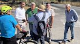 El PSOE pide "más aceras" en Camino de la Cizaña de Málaga, usado para bajar a la playa por centenares de personas cada día