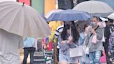 首波梅雨季鋒面！明全台溼答答「雨彈狂轟3區」 北台灣高溫跌約10°C｜壹蘋新聞網