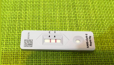 新冠確診數量激增 胸腔科醫師揭大流行原因：這3類人把口罩戴好