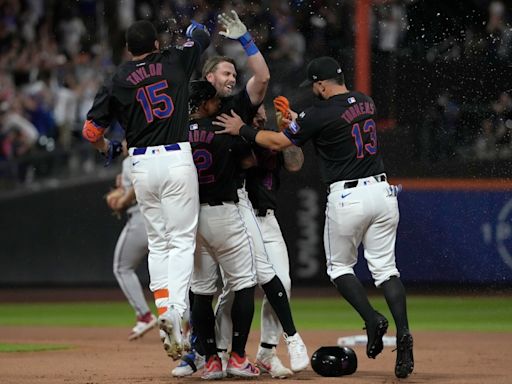 Jeff McNeil’s walk-off spoils Chris Sale’s stellar outing, inches Mets closer to top Wild Card spot