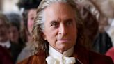 Michael Douglas dice que se inspiró en el billete de 100 dólares para ser Benjamin Franklin en una miniserie