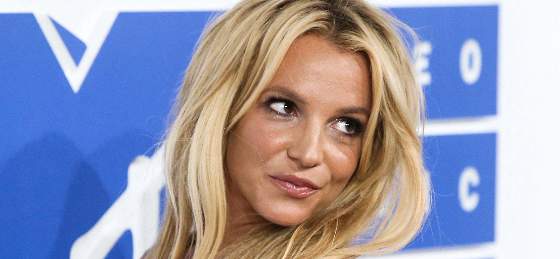 Britney Spears Fans Support Pop Star’s ‘Valid’ Criticism Of Those Paparazzi Photos