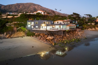 It’s Always Summer at This $8M Malibu Beach House