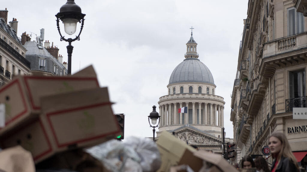 Garbage collectors in Paris threaten extended strike during Olympics