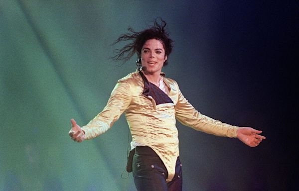 Michael Jackson Charts Not One, But Two Top 10 Albums In America