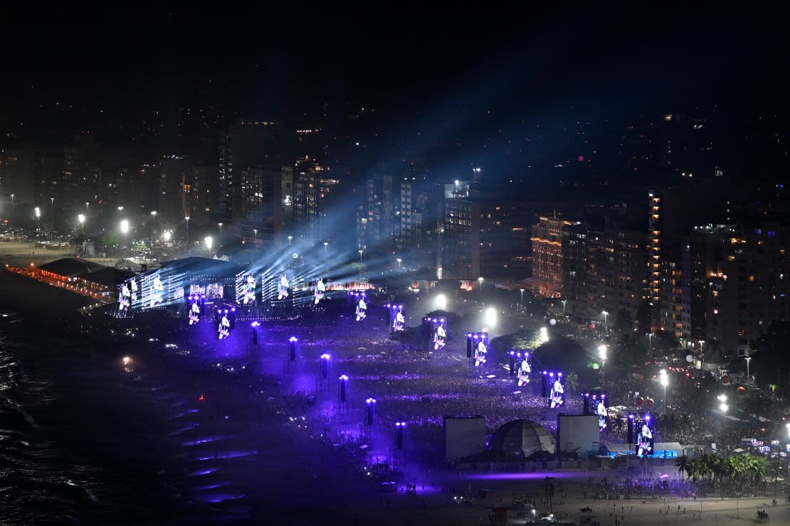 Free Madonna concert attracts 1.6 million to Brazil’s Copacabana beach | CNN