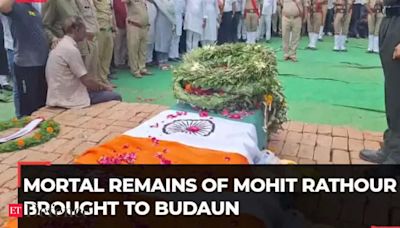 Kupwara Encounter: Mortal remains of Braveheart Mohit Rathour brought to native village in Budaun