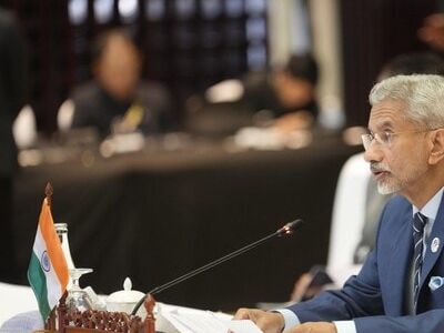 EAM Jaishankar discusses cooperation, issue of trafficking with Laos PM