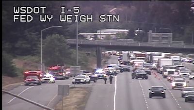 Shooting, stabbing incident on I-5 in Federal Way leaves 1 dead, 3 injured