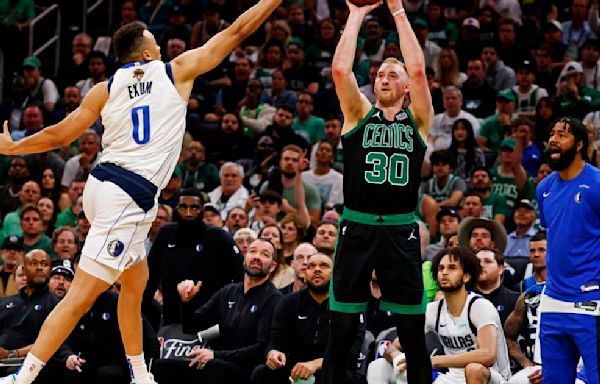 Celtics, Hauser agree to contract extension