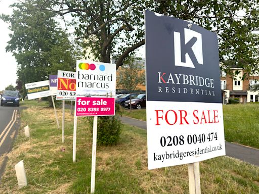 Average UK house price rises as interest rate cut boosts market