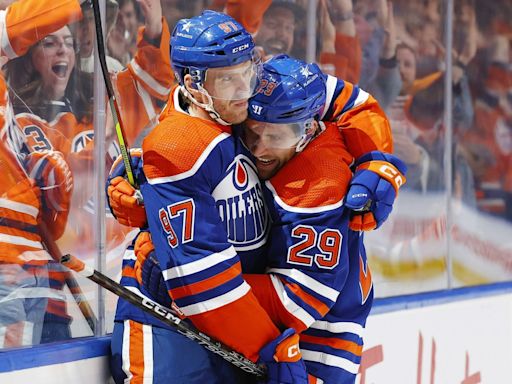 Connor McDavid Reunited With Edmonton Oilers' Teammate and 'Back at it' in the Gym